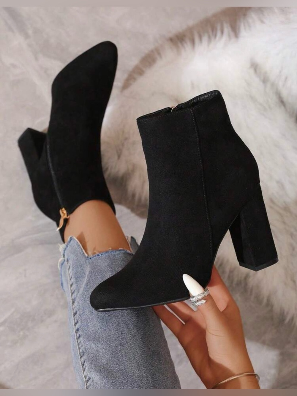 Women’s Black Block Heel Ankle Boots Chunky w Gold zipper, Size 9 Like New Shein